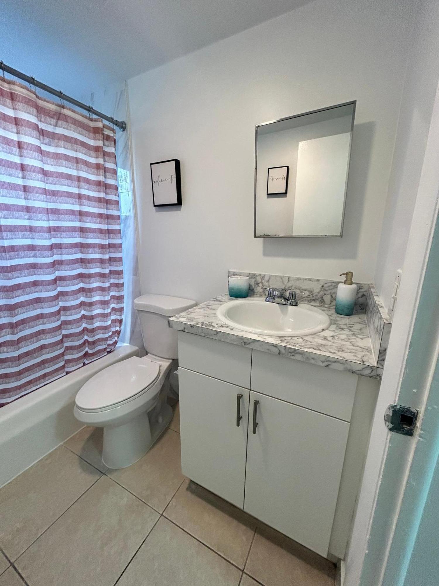 Apartment In Hollywood Close To Shops & Beach 110 מראה חיצוני תמונה