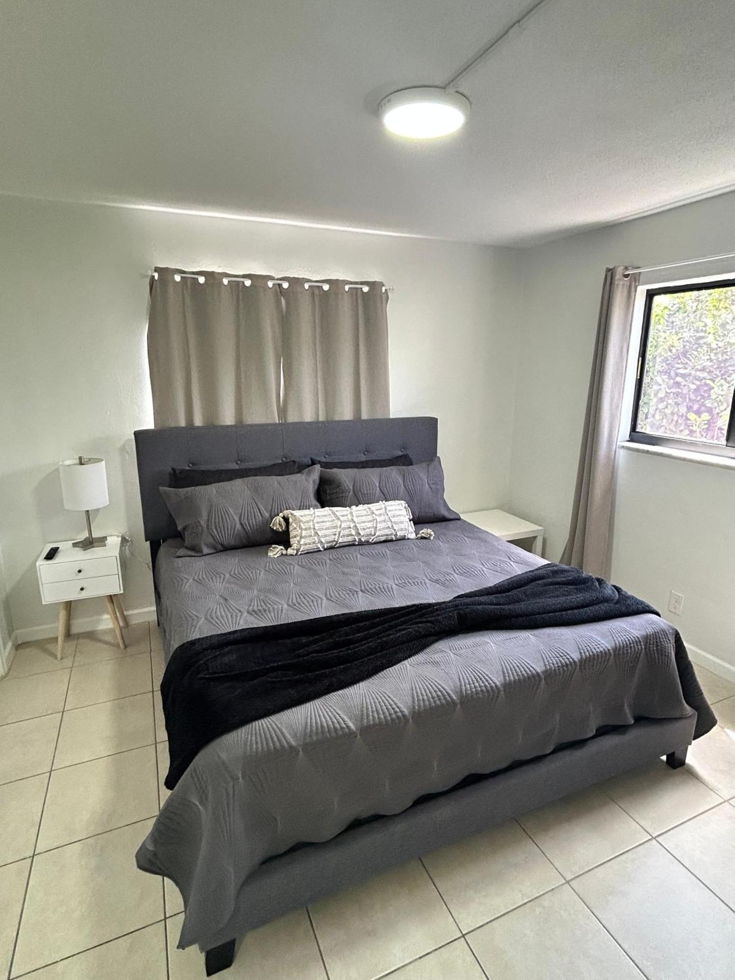 Apartment In Hollywood Close To Shops & Beach 110 מראה חיצוני תמונה